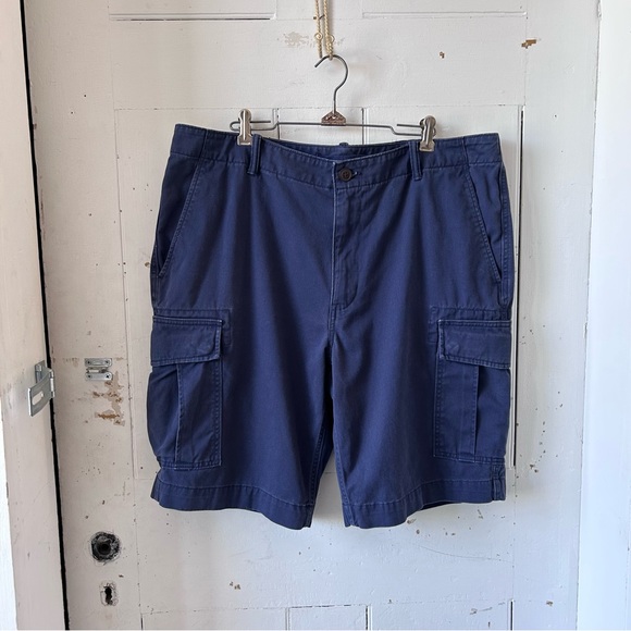 Lands End Men's Navy Cargo Shorts - Picture 3 of 10